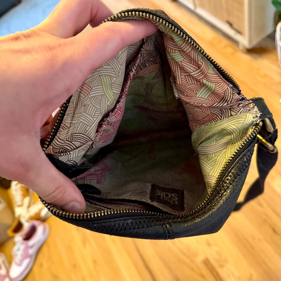 the sak black crossbody purse - Picture 3 of 3